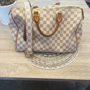 Authentic Louis Vuitton Speedy bag with belt to match!